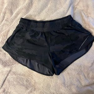 Camo LR lululemon hotty hot shorts